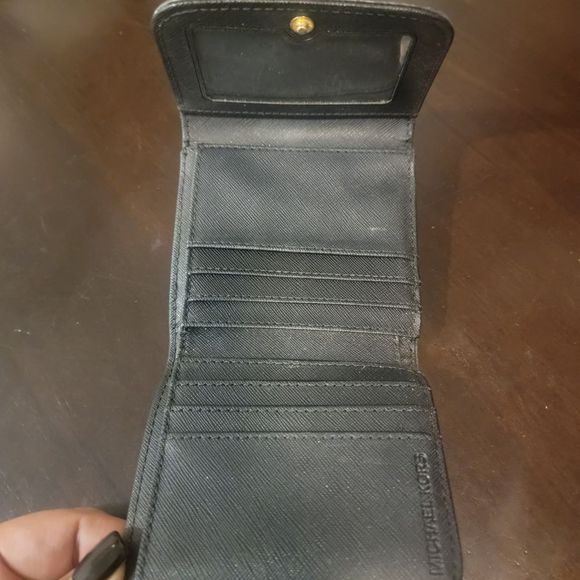 Michael Kors 'Bridgette' Trifold Coin Case Wallet - Picture 3 of 3